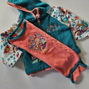 Short Sleeve Bodysuit Alaskan Crewel Moose Design Salmon/Teal 12M